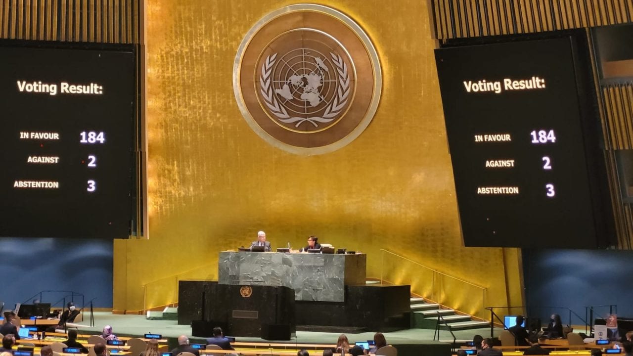 México condena y urge a levantar embargo económico a Cuba