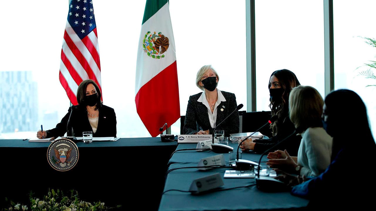 Kamala Harris, vicepresidenta de EU, califica como exitoso viaje a México