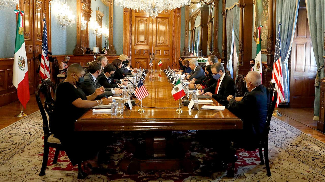 AMLO y Harris acuerdan diálogo económico de alto nivel en septiembre