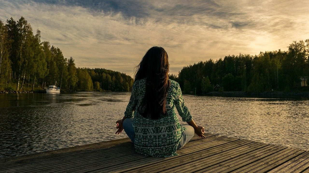 ¿Cómo la meditación puede ayudarte a reducir el estrés?