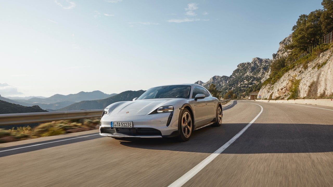 Porsche impulsa su estrategia eléctrica en México