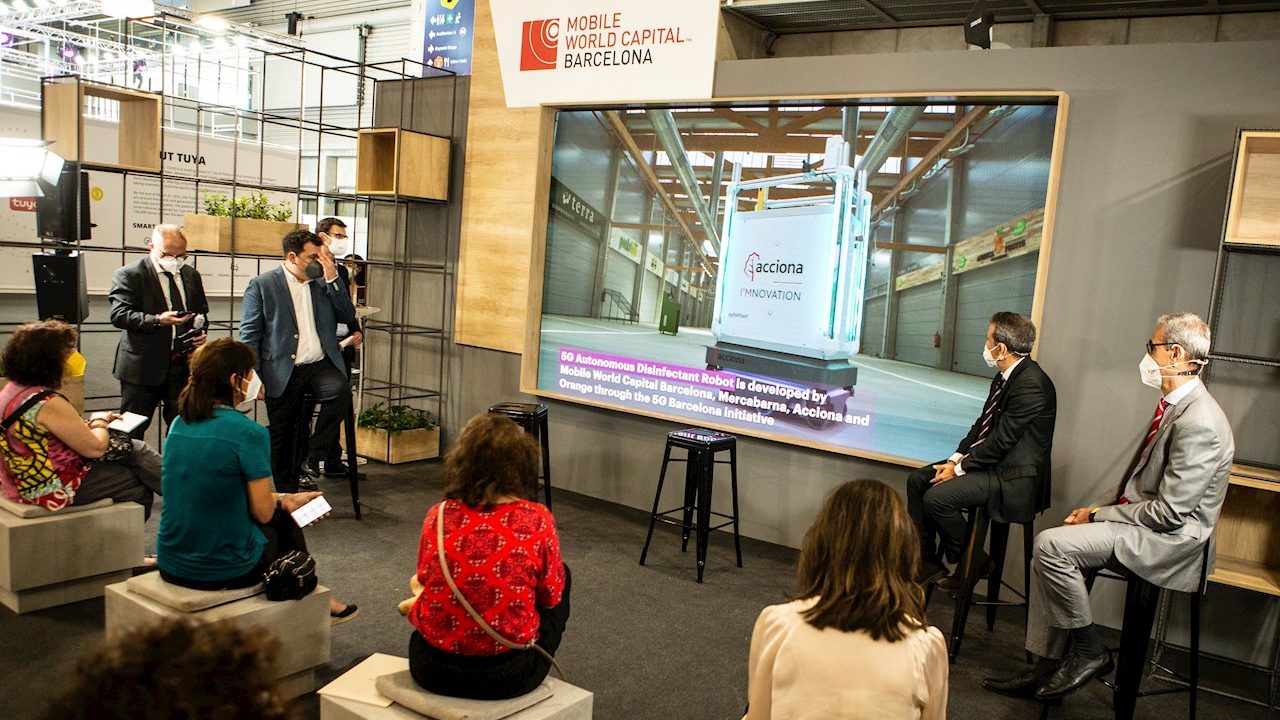 Este robot ‘terminator’ elimina el Covid-19 con luz ultravioleta, IA y 5G