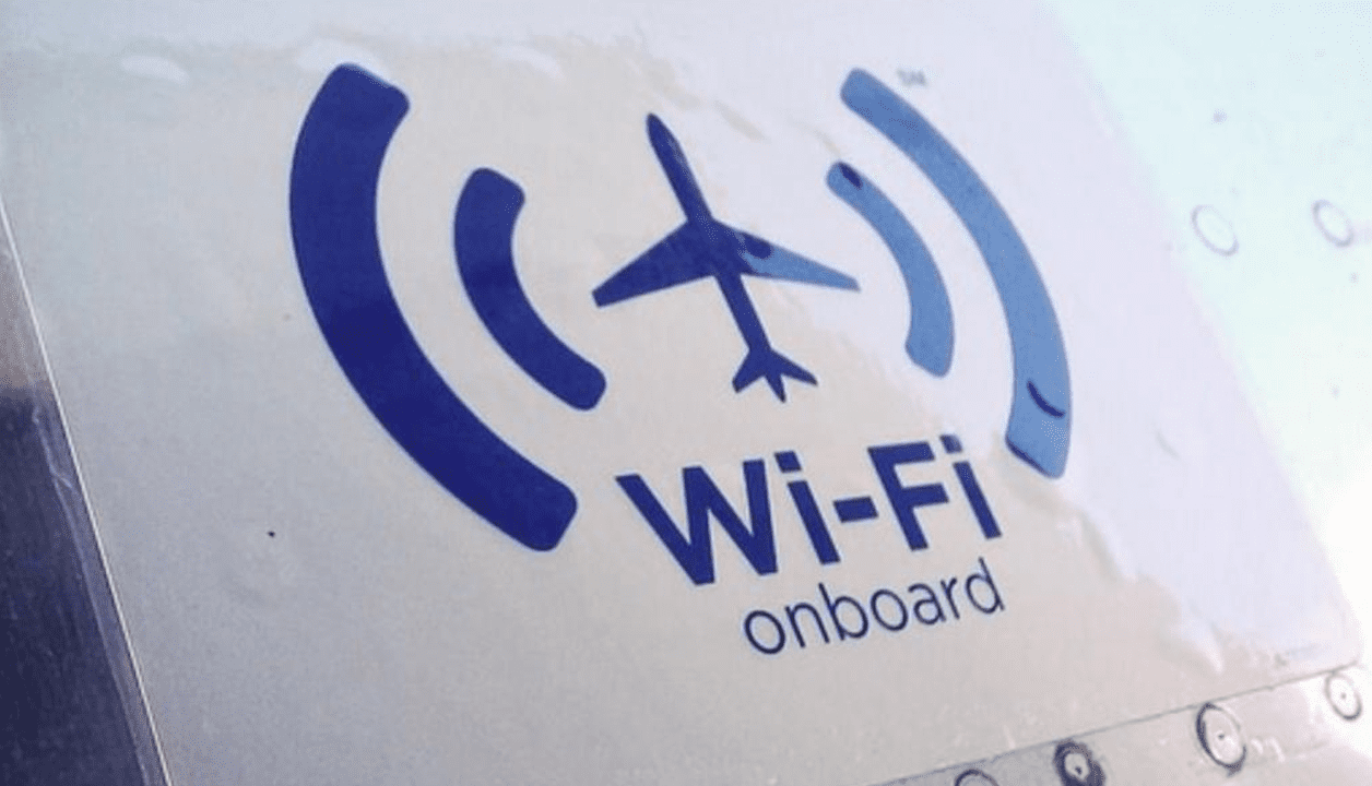 Starlink, de Elon Musk, implementa enlaces láser para dar wifi en aviones