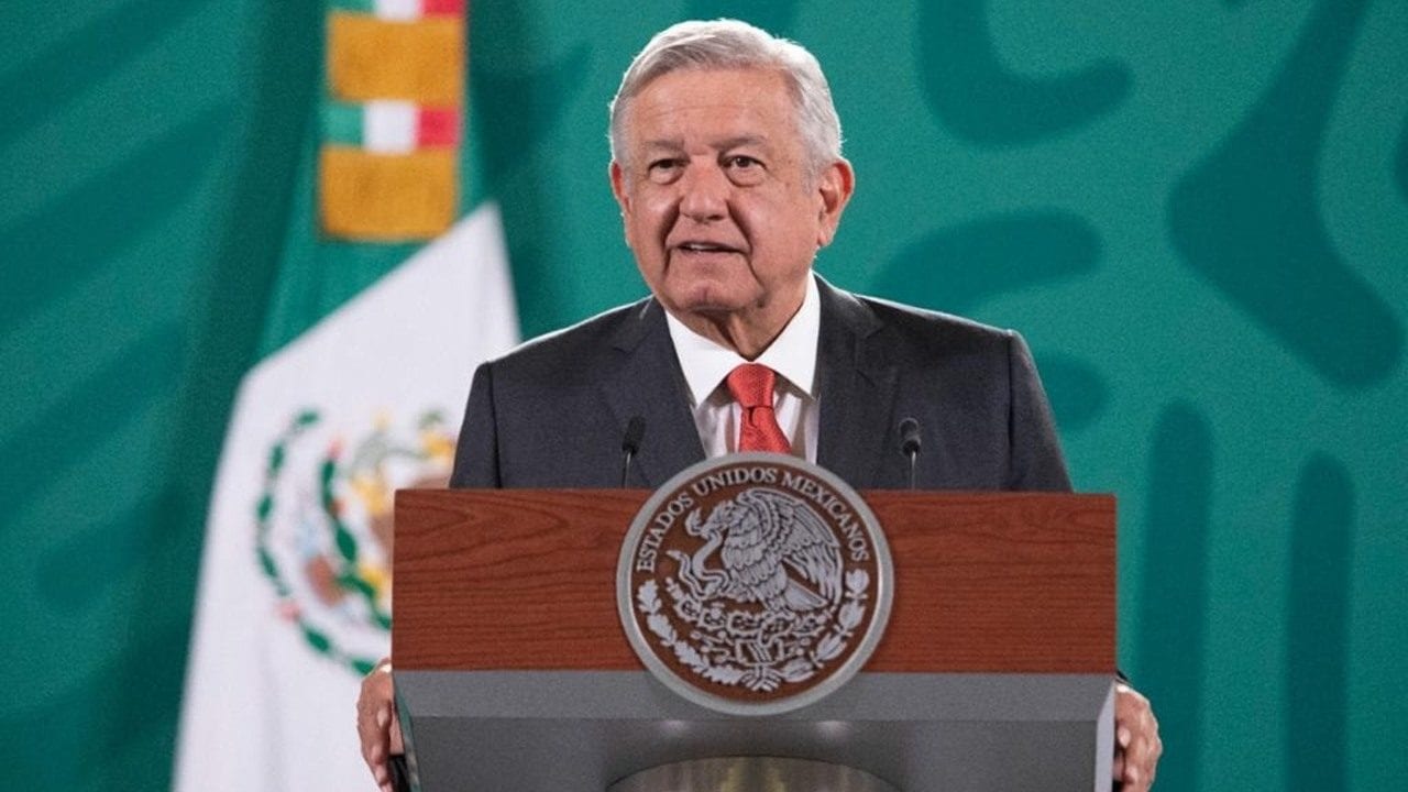 AMLO pide perdón a familiares de víctimas del ‘Halconazo’