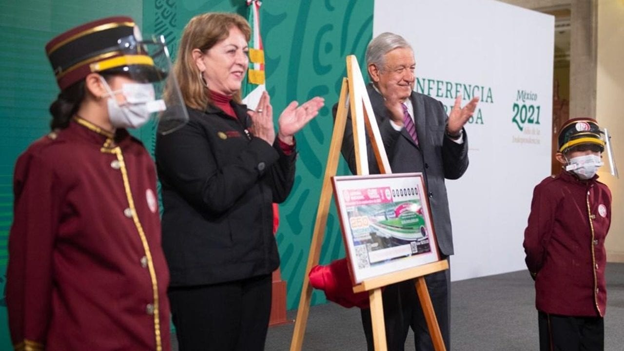 AMLO lanza rifa de palco en Estadio Azteca, casas y departamentos por 250 mdp