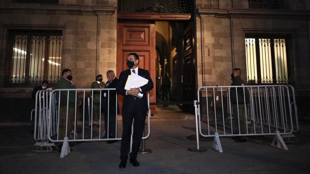 Aureoles acude a Palacio Nacional con ‘pruebas’ de nexos Morena-narco; AMLO no lo recibirá