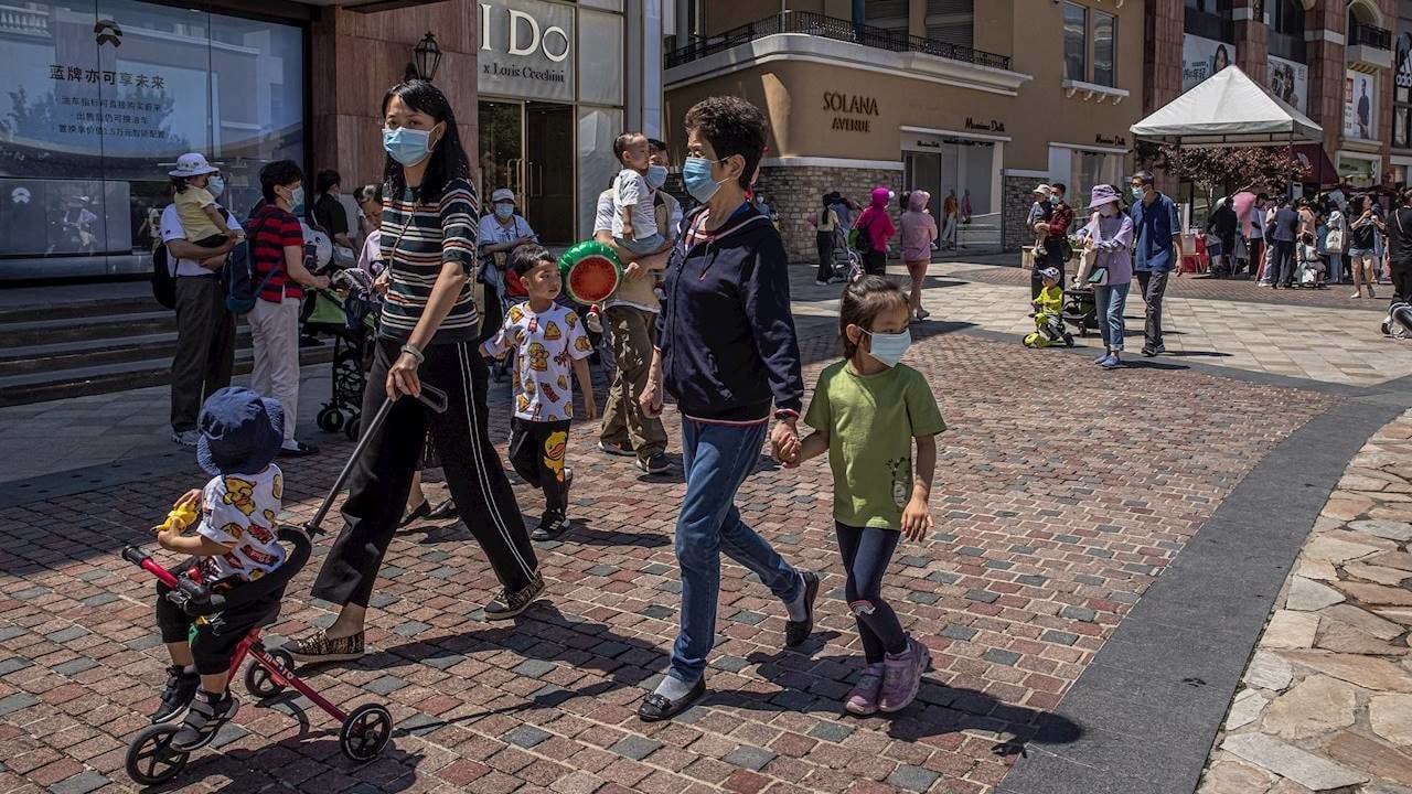 China aprueba sus vacunas Sinovac y Sinopharm para niños de 3 a 17 años
