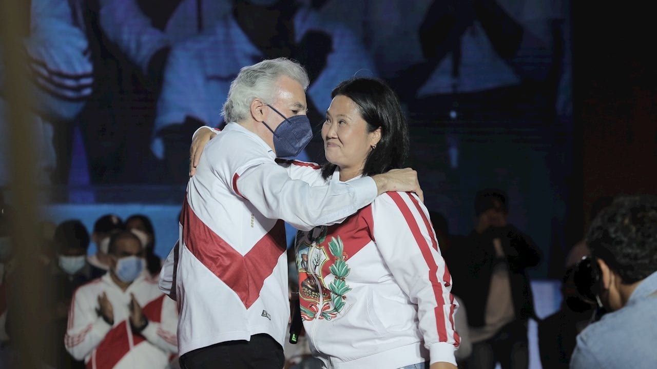 Perú: Keiko Fujimori y Álvaro Vargas Llosa se reconcilian tras 30 años de enfrentamientos