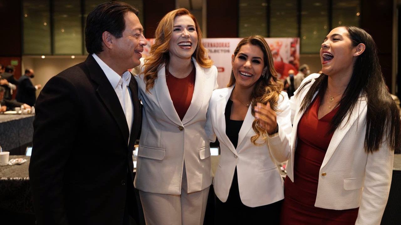 Se reúnen gobernadores electos de Morena con Mario Delgado y legisladores