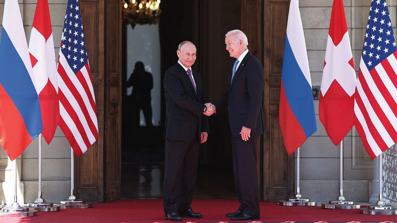 Putin no sabe si se postulará a otro mandato; dice que Biden tiene derecho a reelegirse