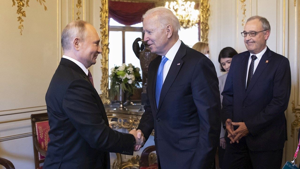 Biden le dirá a Putin que EU se opondrá a acciones agresivas