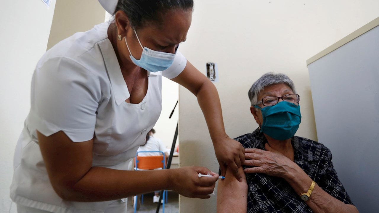 México dona 800 mil jeringas y agujas a Cuba