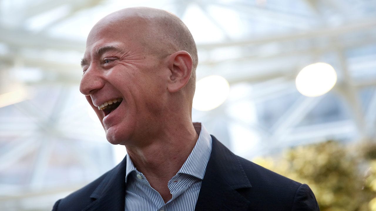 Pentágono cancela un contrato de 10,000 mdd a Microsoft por queja de Amazon