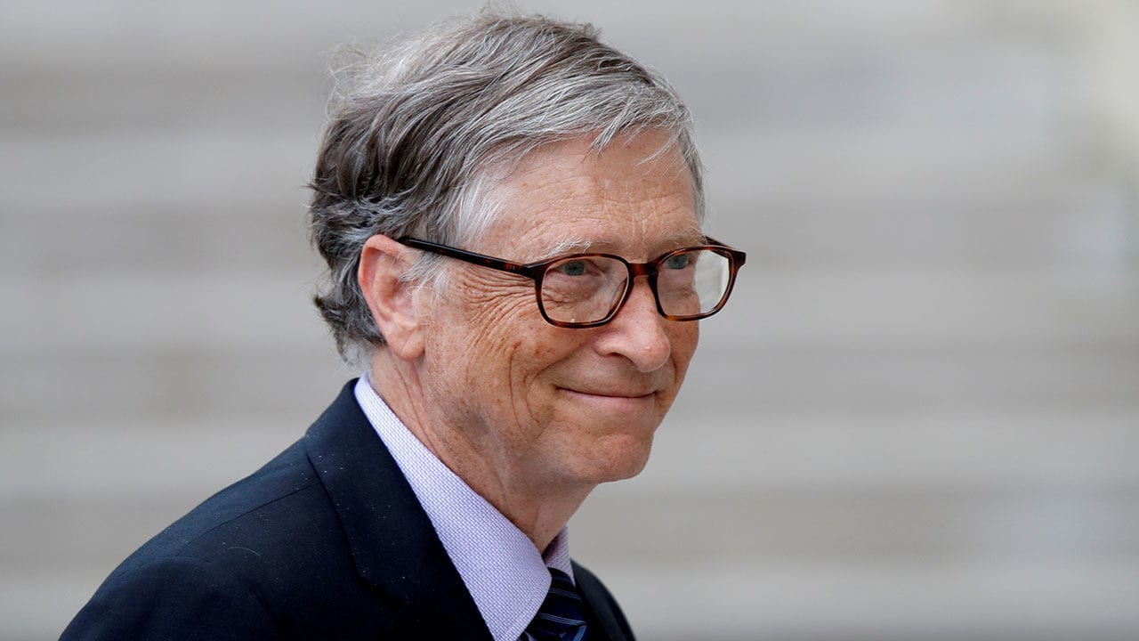 Bill Gates dice que detener el desarrollo de la Inteligencia Artificial no resolverá los retos