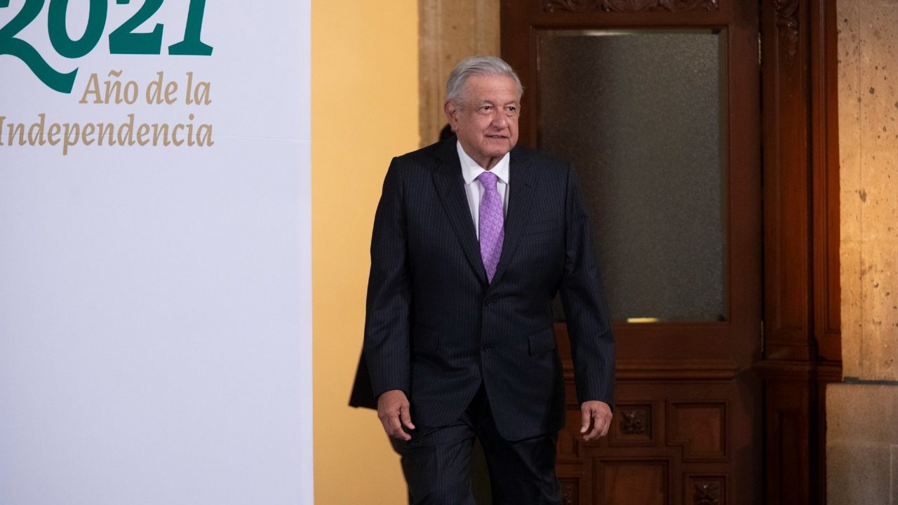 AMLO da por cumplidos 98 de sus 100 compromisos de 2018