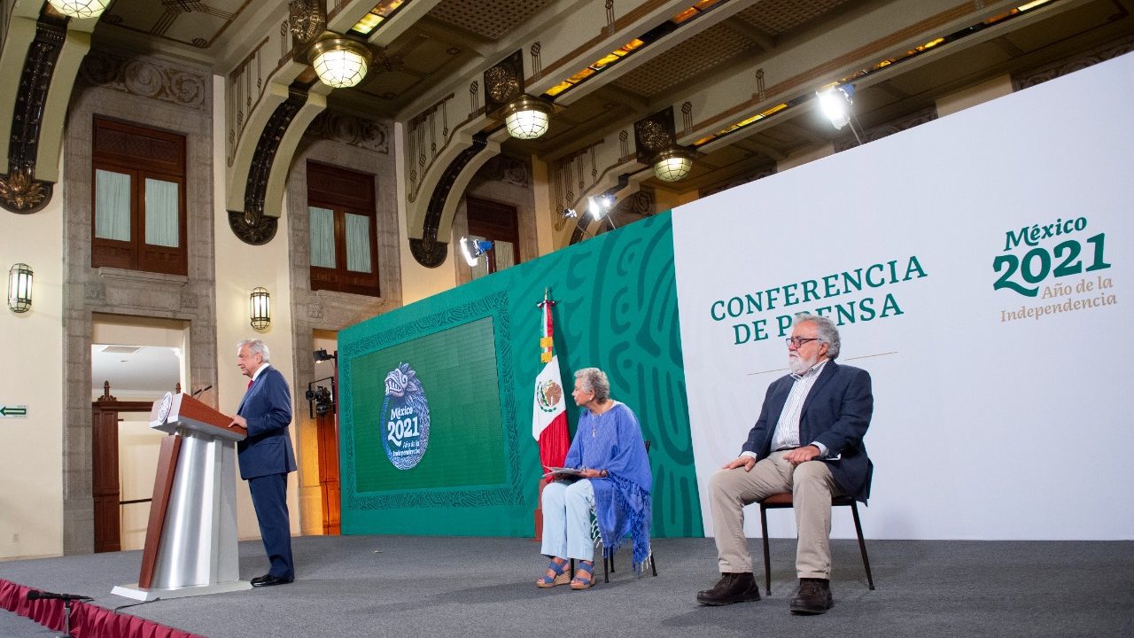 AMLO insiste en que es ‘indispensable’ regresar a clases