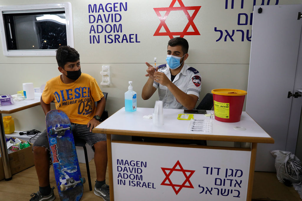 Vacunación niños en Israel