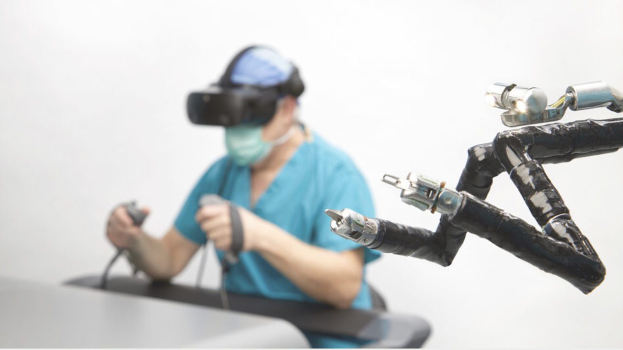 Ingenieros suizos desarrollan un robot que permite a cirujanos operar con manos y pies