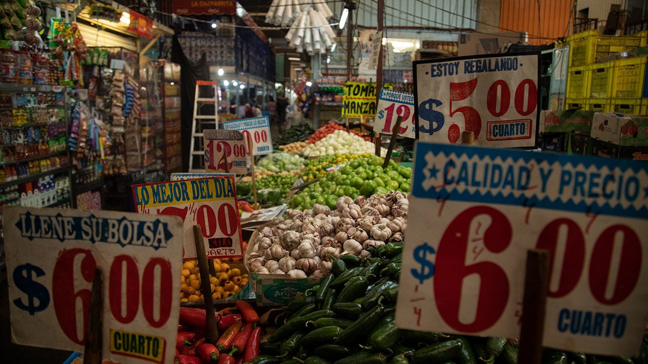 Inflación en México habría alcanzado su mayor nivel desde enero de 2001: sondeo