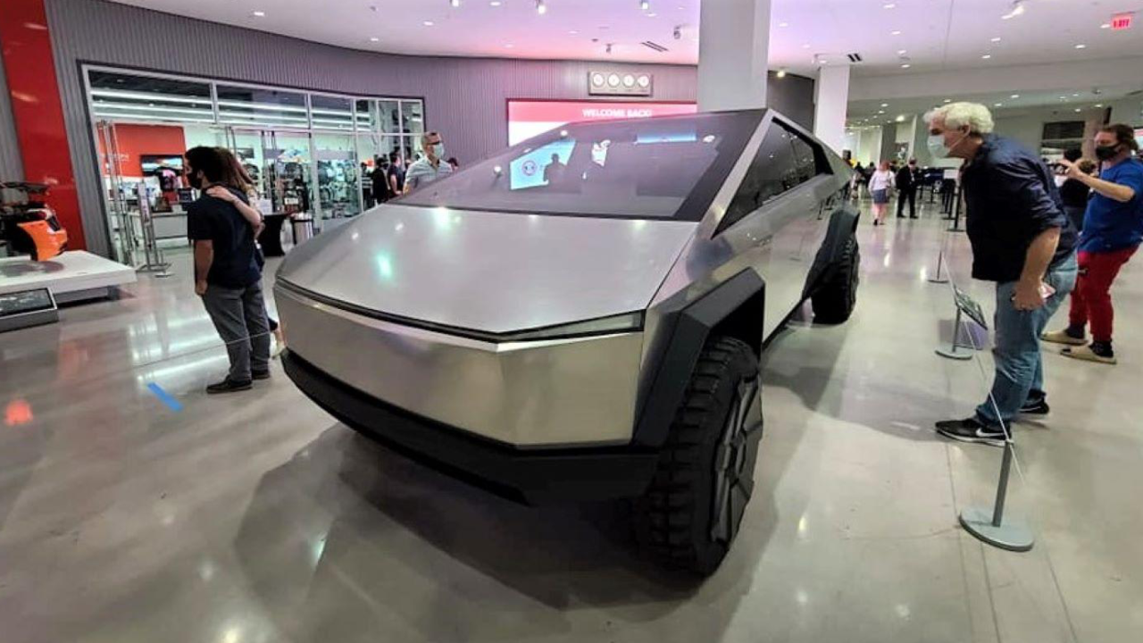 Tesla llamará a revisión 3,878 camionetas Cybertruck por esta razón