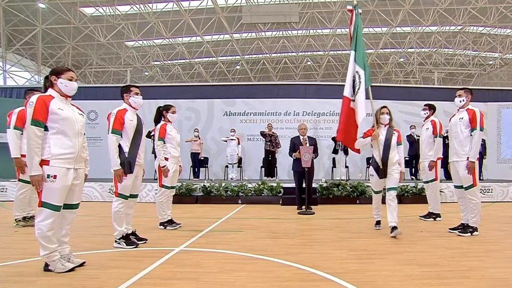 Representarán en Tokio a mexicanos luchones, dice AMLO a deportistas