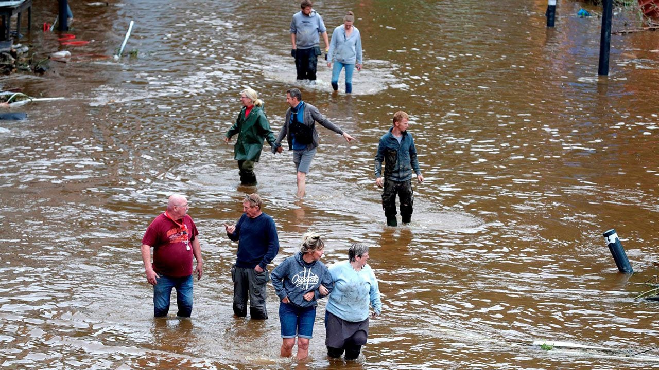 El Gobierno español eleva a 211 los fallecidos por las inundaciones en Valencia