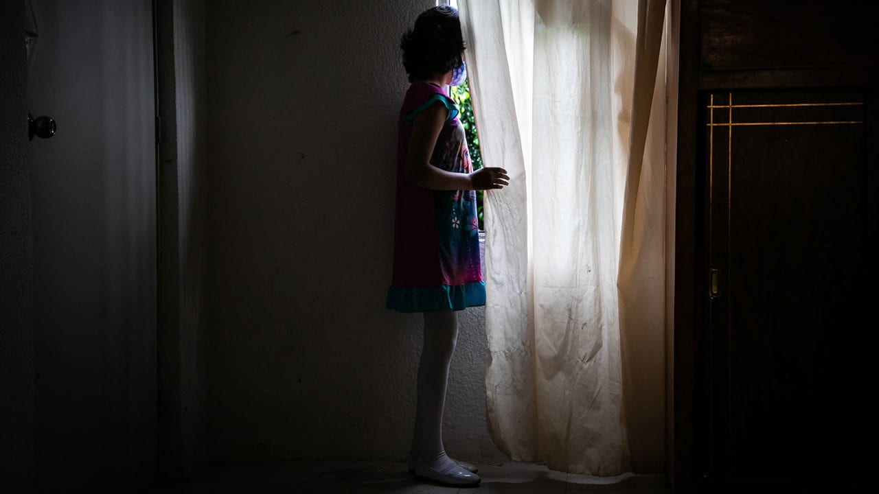 ‘Mi hija no es un número, que recaiga en cáncer es mi mayor miedo por falta de medicamentos’