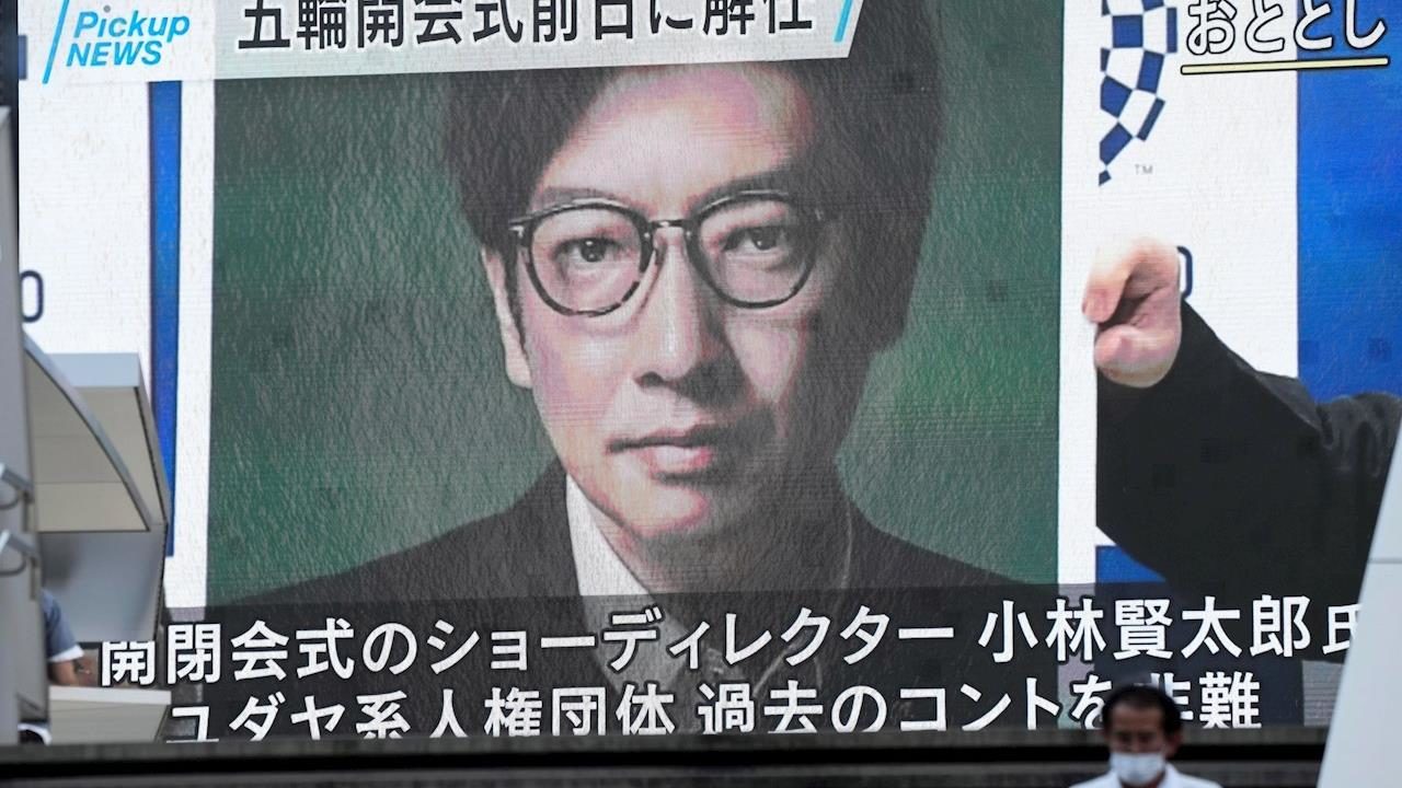 Renuncia director de ceremonia de Tokio 2020 por broma sobre el holocausto hace años