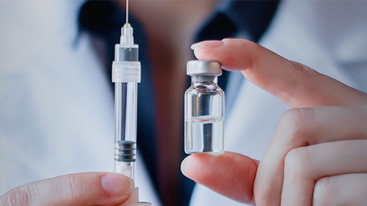 EU obliga al personal sanitario a vacunarse contra el Covid-19