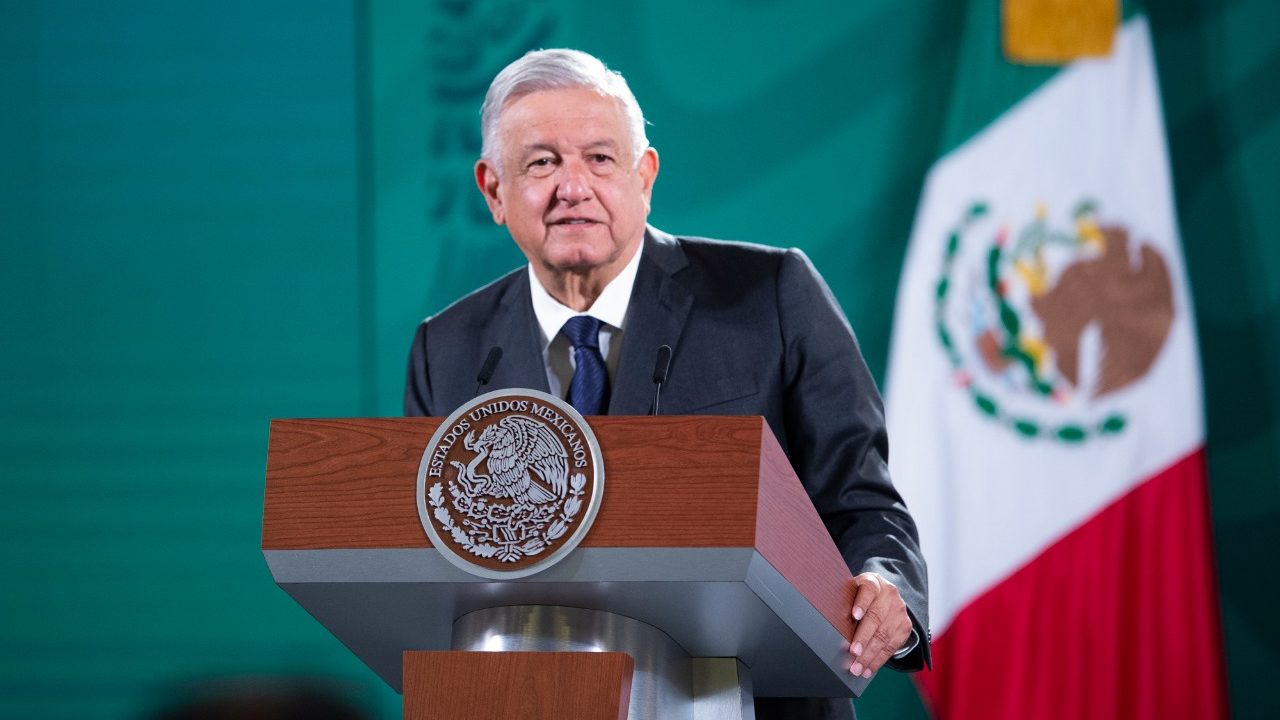 Medios de comunicación quieren el monopolio de la verdad: AMLO