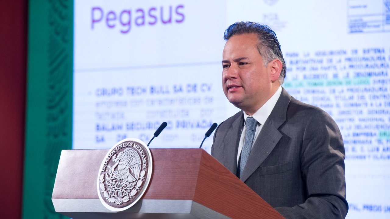 ‘Evidentemente estoy limpio’, afirma Santiago Nieto al visitar el Senado