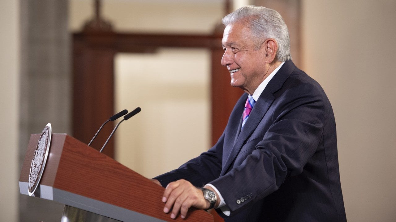 Vamos a competir en la venta de gas LP, dice AMLO a la IP