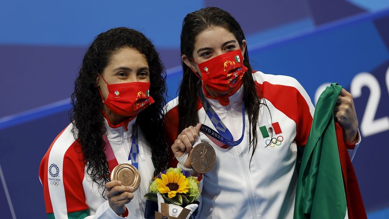 México suma otro bronce: clavadistas remontan en salto sincronizado