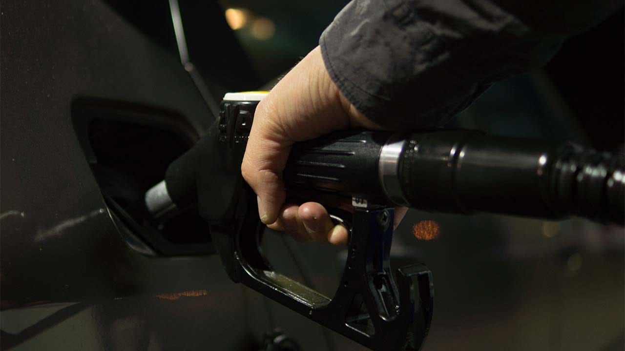 Compras de pánico vacían 90% de gasolineras en ciudades británicas
