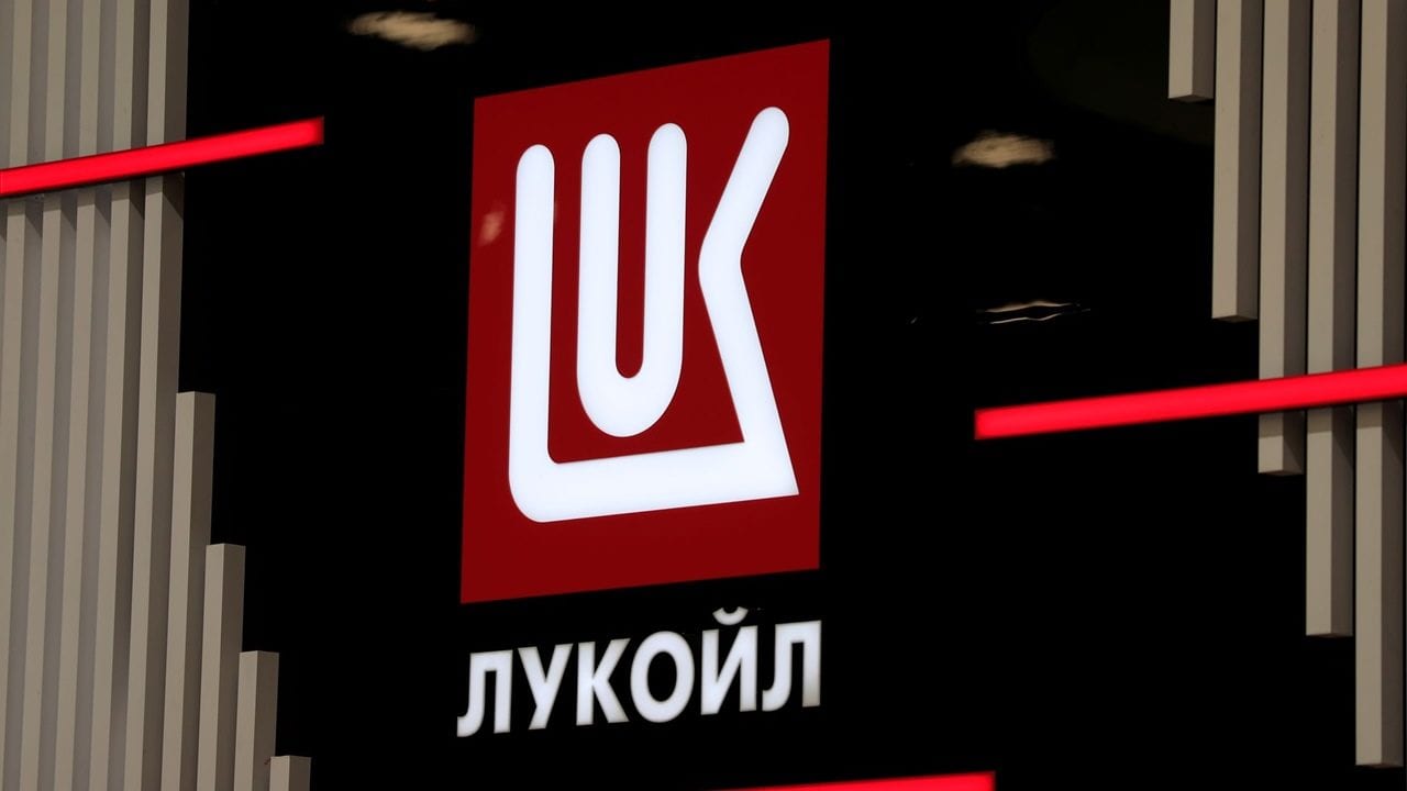 Estados Unidos ordena incautar avión propiedad de la rusa Lukoil