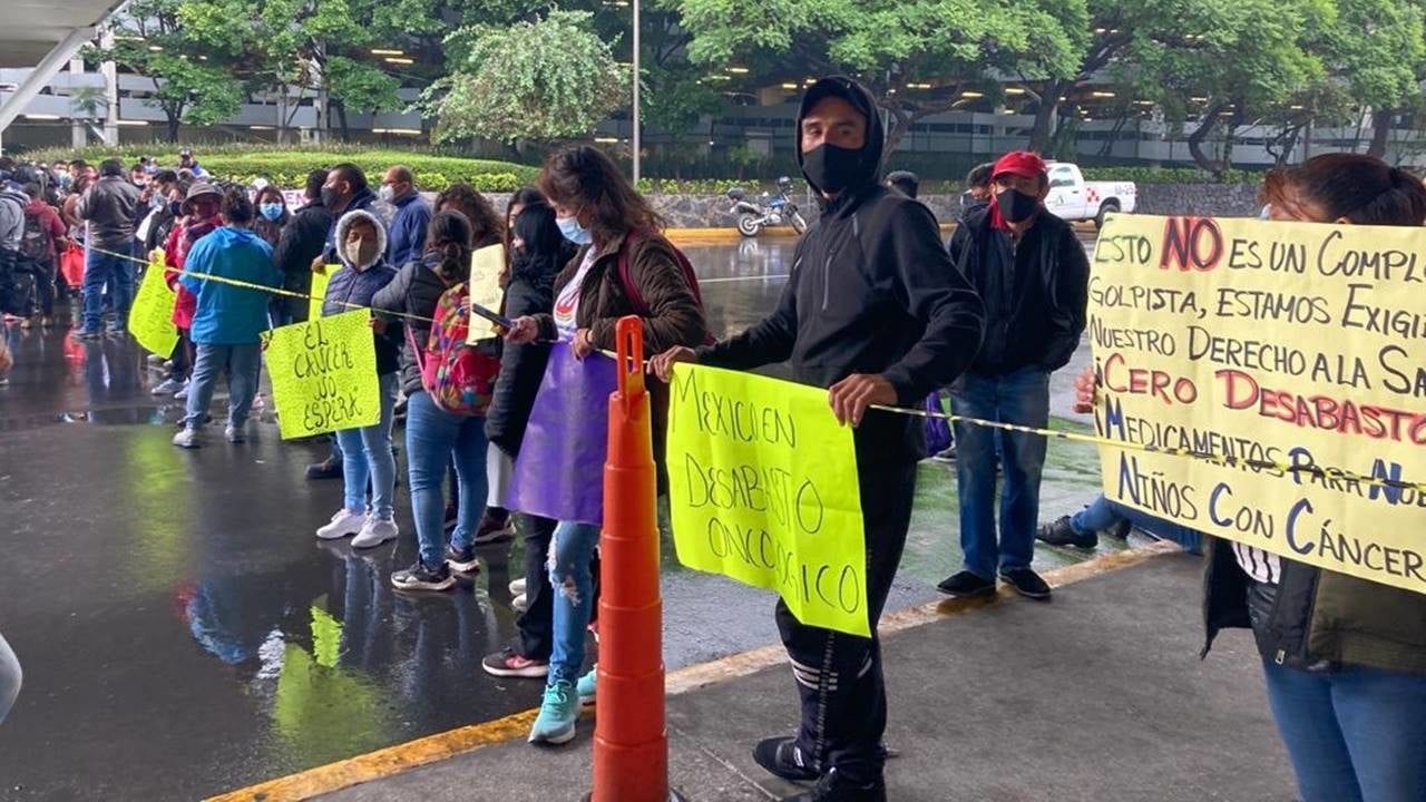 Padres de niños con cáncer marcharán el sábado para exigir medicamentos