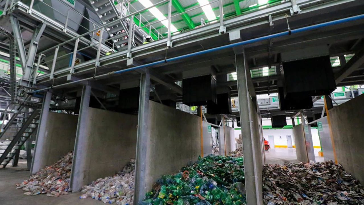 CDMX inaugura planta de separación de basura en Vallejo; su operación generará ahorros anuales por 88.97 mdp