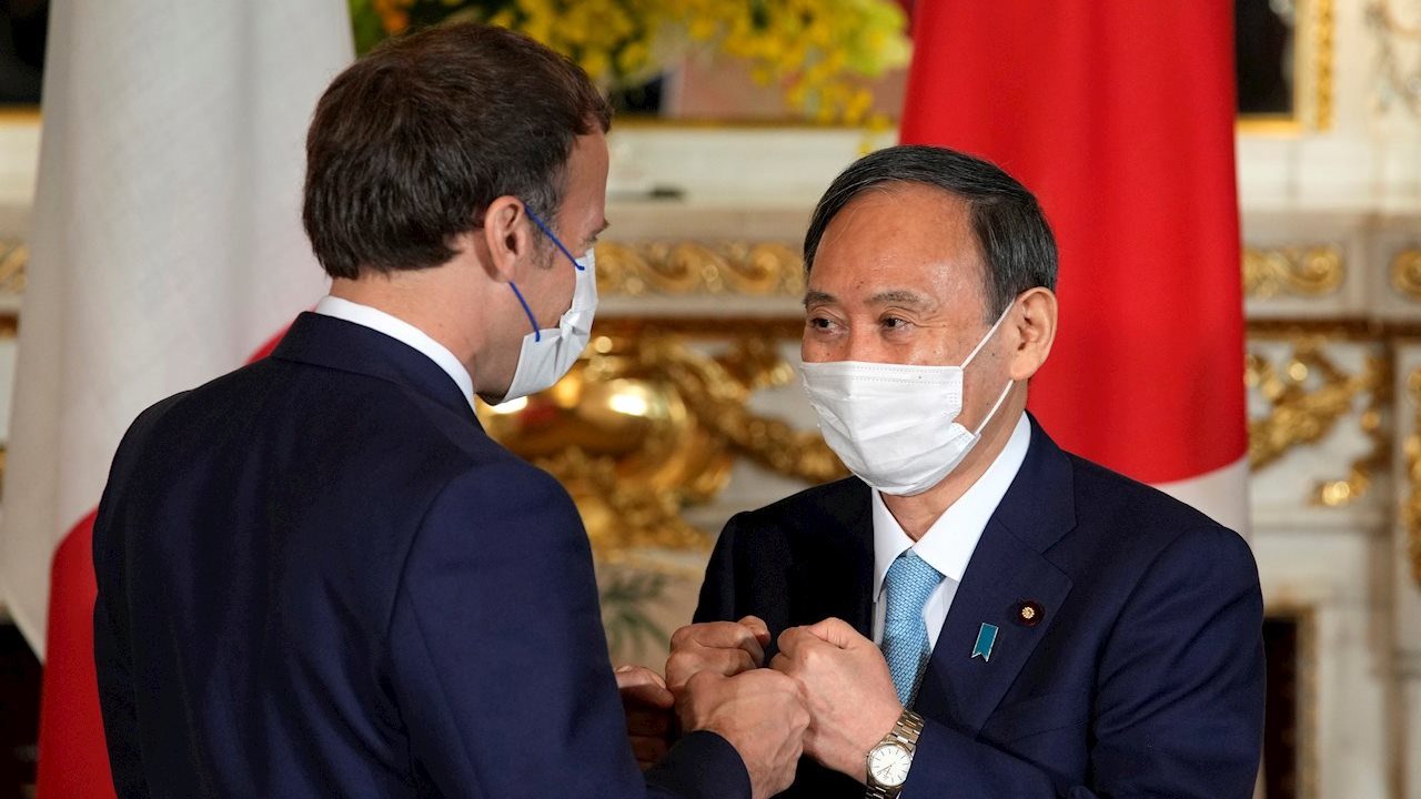 Por Covid y Juegos Olímpicos, japoneses reprueban a su primer ministro