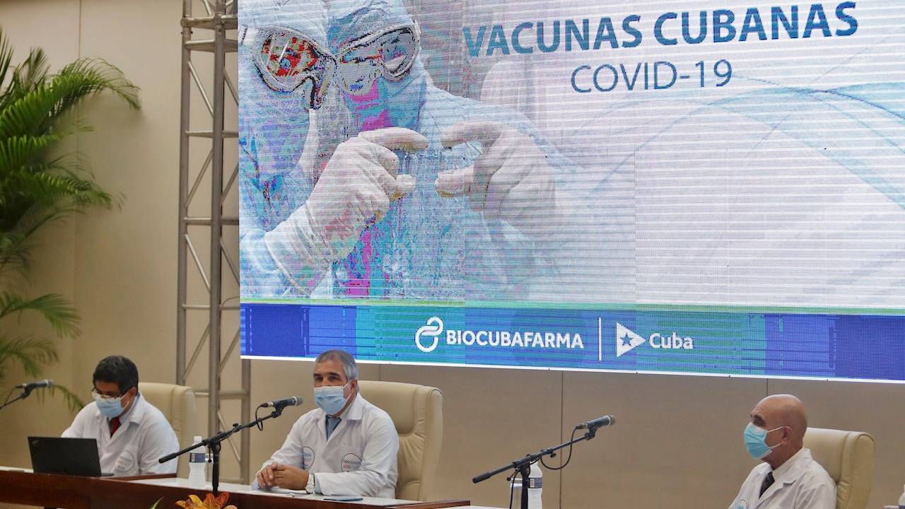 Cuba aprueba su vacuna Abdala, con eficacia de 92.2%