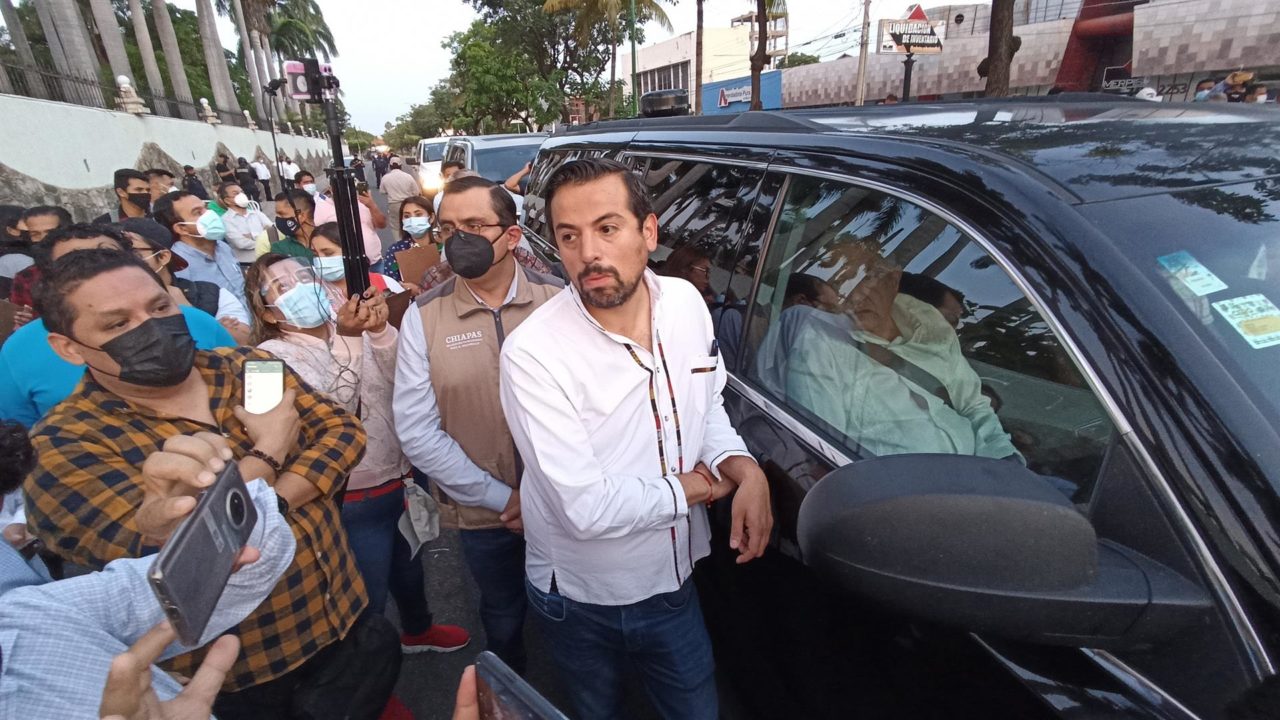 La Ayudantía de AMLO, un escalafón de 1.1 mdp mensuales