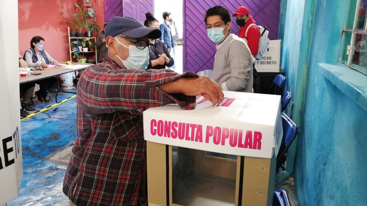 Arranca consulta popular para ‘enjuiciar a expresidentes’; INE defiende promoción