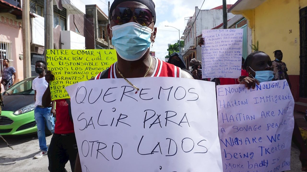 Migrantes acumulan tres días de protestas en la frontera sur de México
