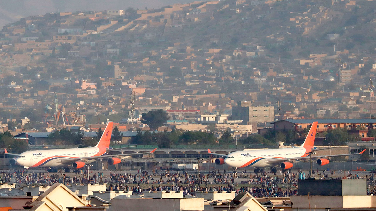Afganistán talibanes vista aeropuerto Kabul