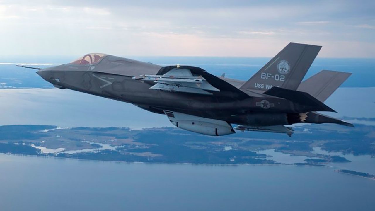 Bielorrusia advierte a Occidente que modificó sus aviones de guerra para llevar armas nucleares