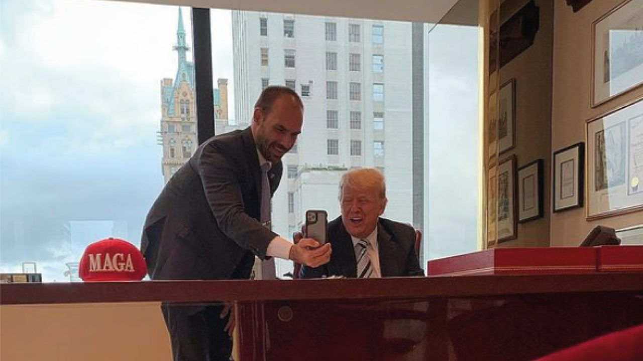 Hijo de Bolsonaro se reune con Trump en Nueva York