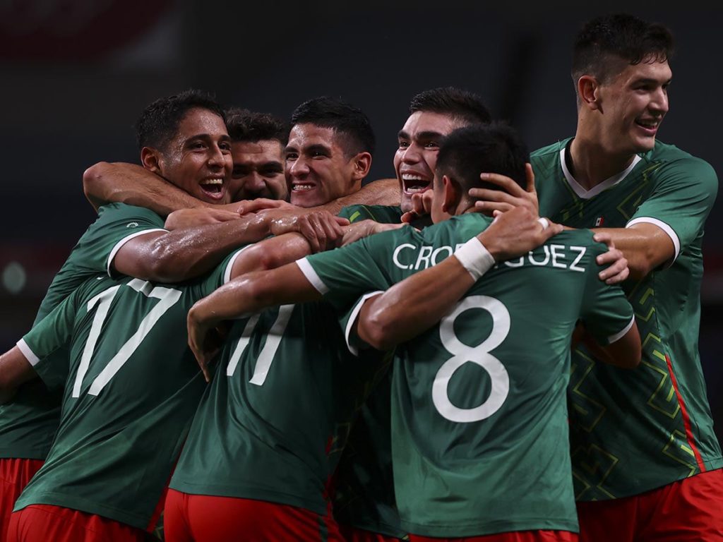 México vence 3-1 a Japón y se queda con el bronce en el fútbol masculino