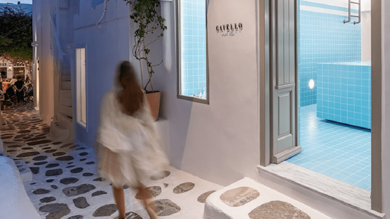 Conoce la alberca que en realidad es una joyería: lujo mediterráneo en Mykonos