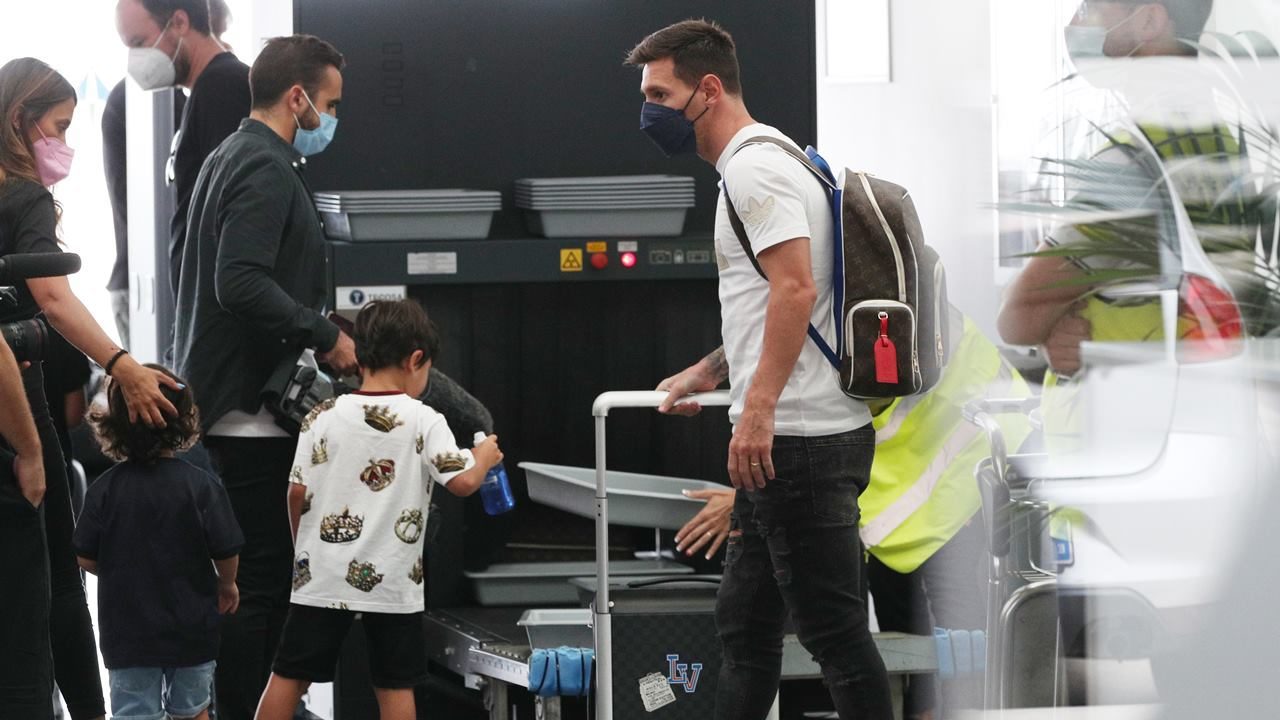 Messi jugará en el PSG, confirma su padre; ya viajan a París