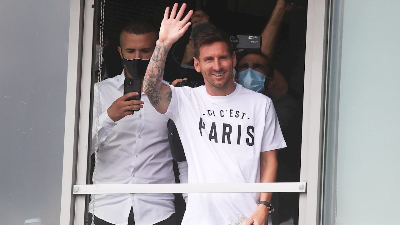 Messi, ya en París, está a un paso de ser presentado por el PSG