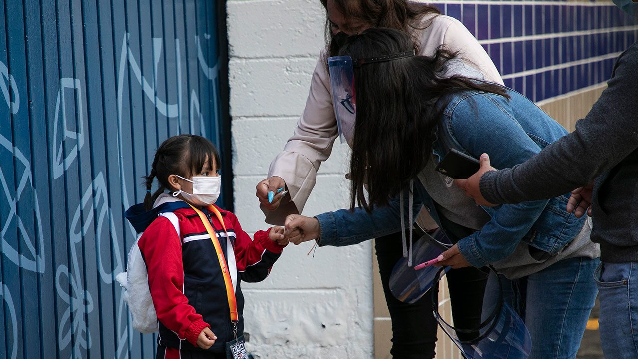 Ordenan a SEP garantizar agua en escuelas y mejorar protocolo de sanidad
